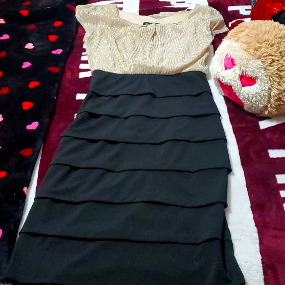 Black & Gold dress. Size 4. Worn once